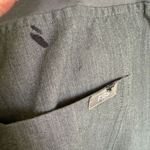 FIGS Technical Collection Rafaela Oversized Grey Scrub Set Nurse Doctor M/XL - Picture 10 of 10